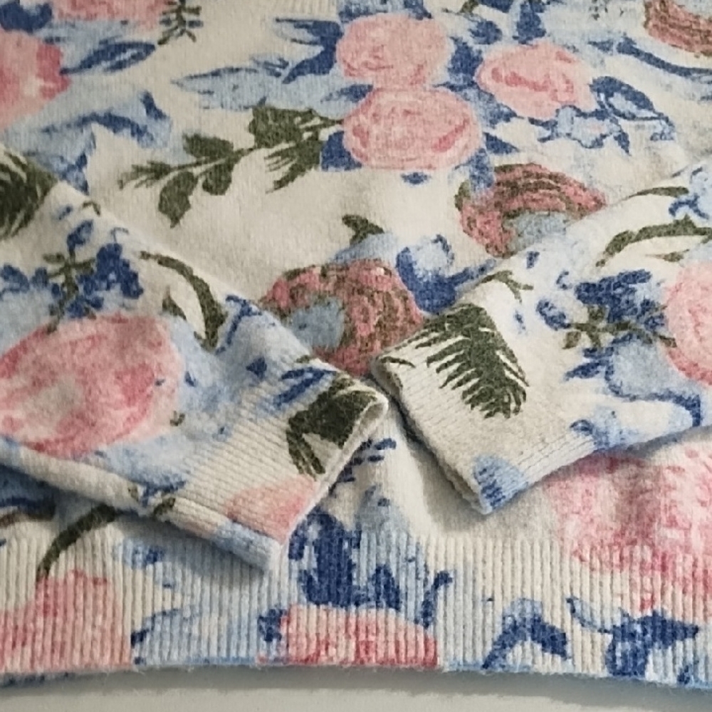 Floral Cropped Sweater Cream Pink, Blue, and Green Perfect with High Waist Jeans - Picture 3 of 12
